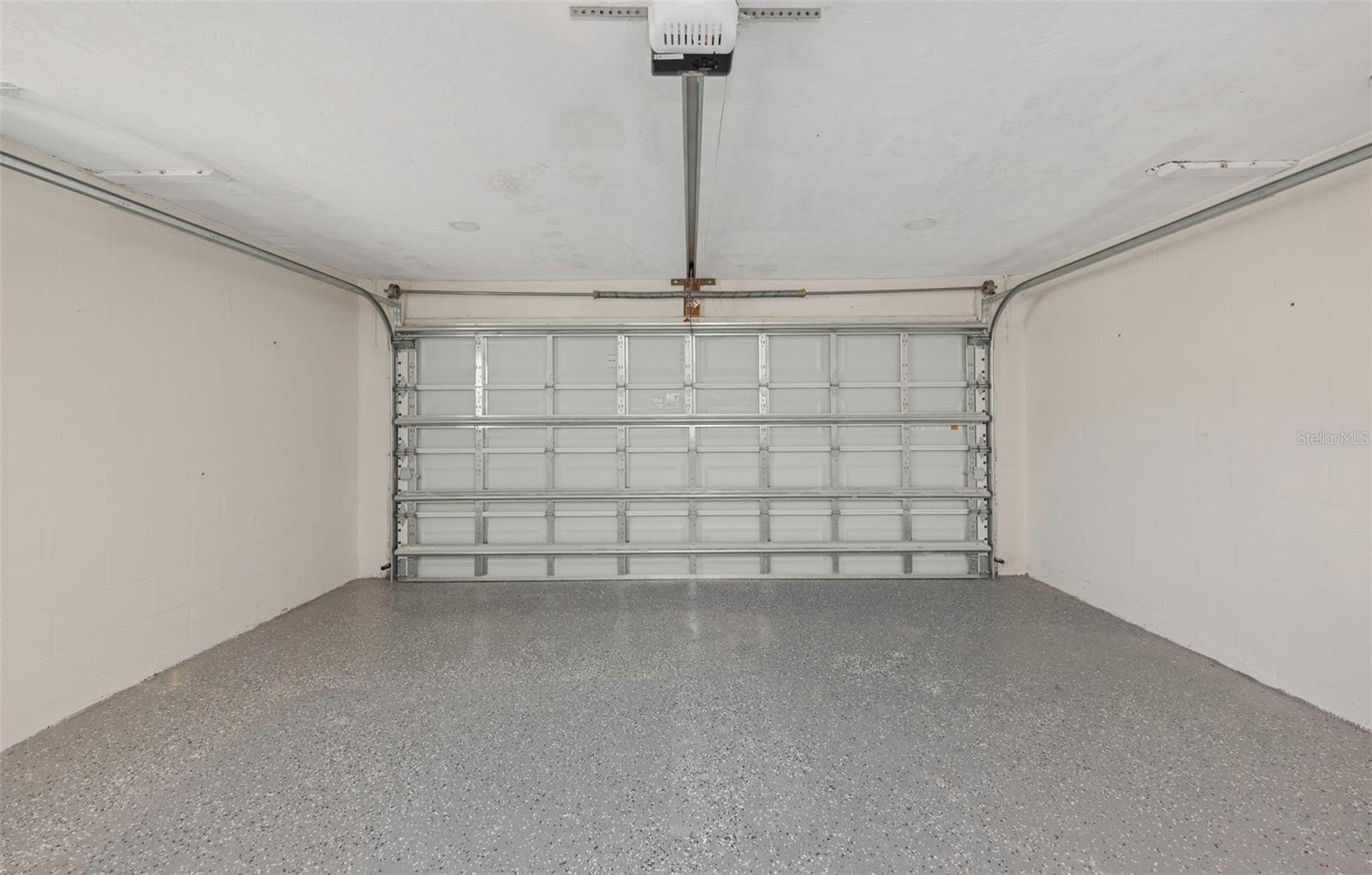 RIDGEWOOD RIVIERA - Residential