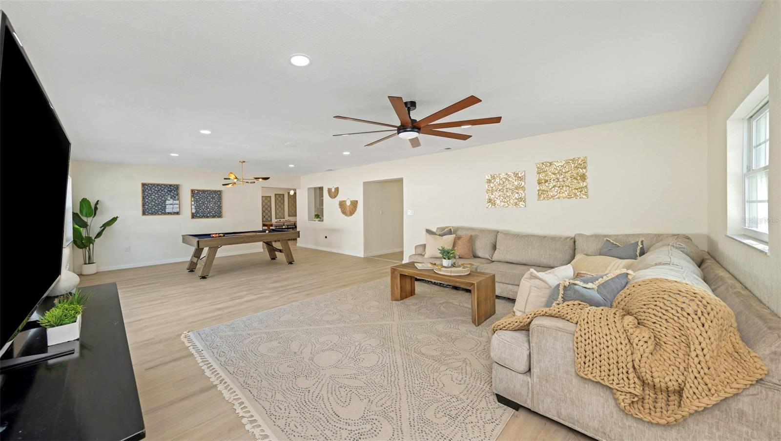 RIDGEWOOD RIVIERA - Residential