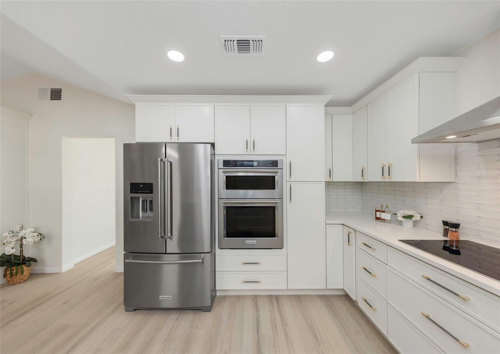 RIDGEWOOD RIVIERA - Residential