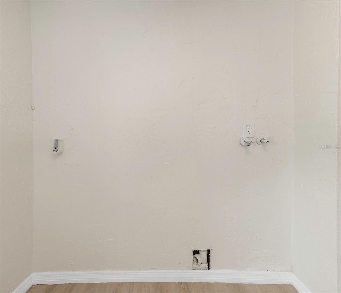 RIDGEWOOD RIVIERA - Residential