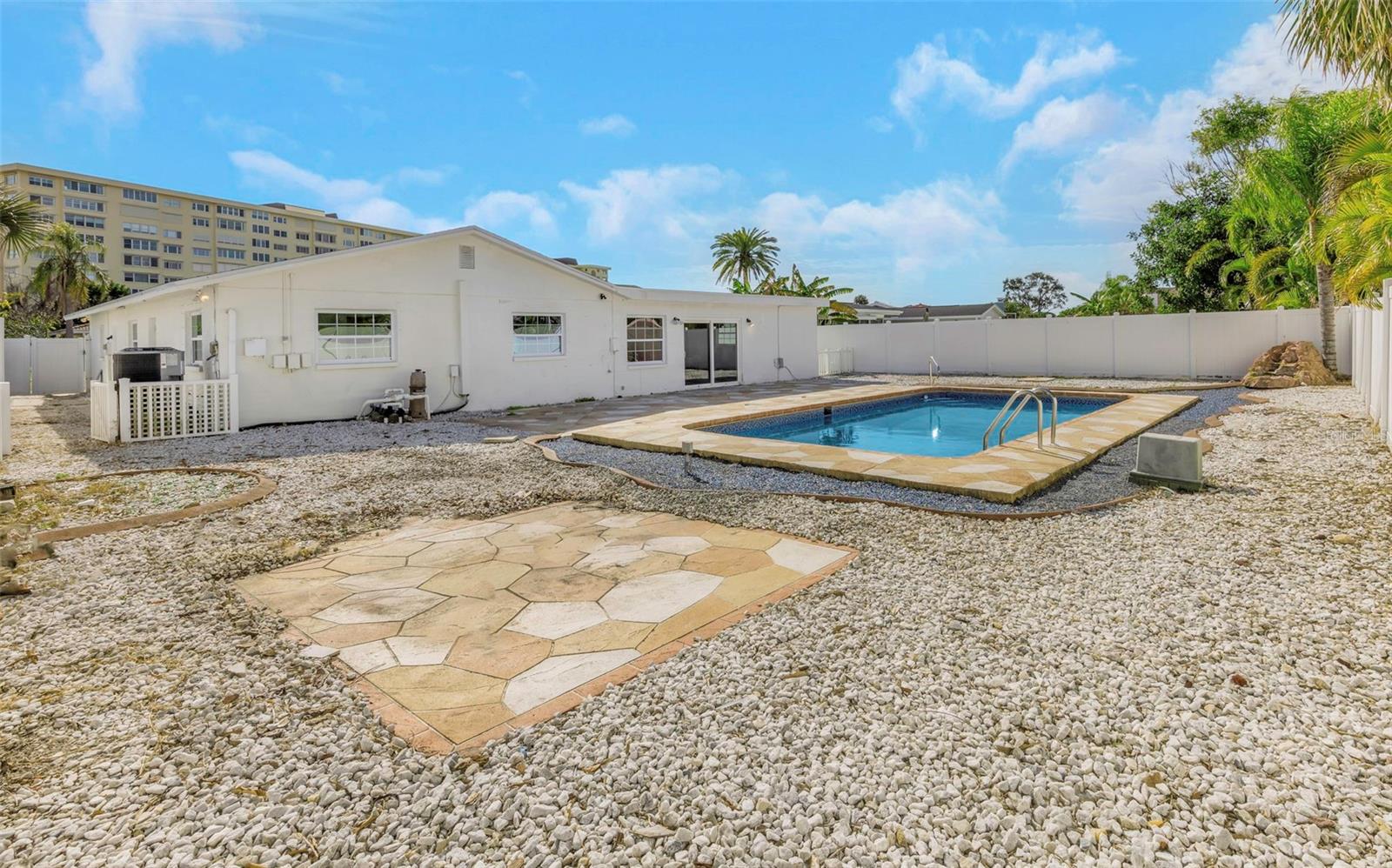 RIDGEWOOD RIVIERA - Residential