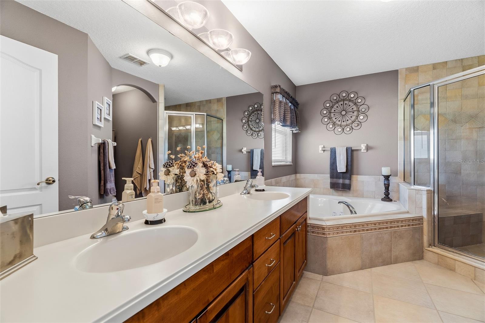 KEYSTONE POINTE PH 1 - Residential