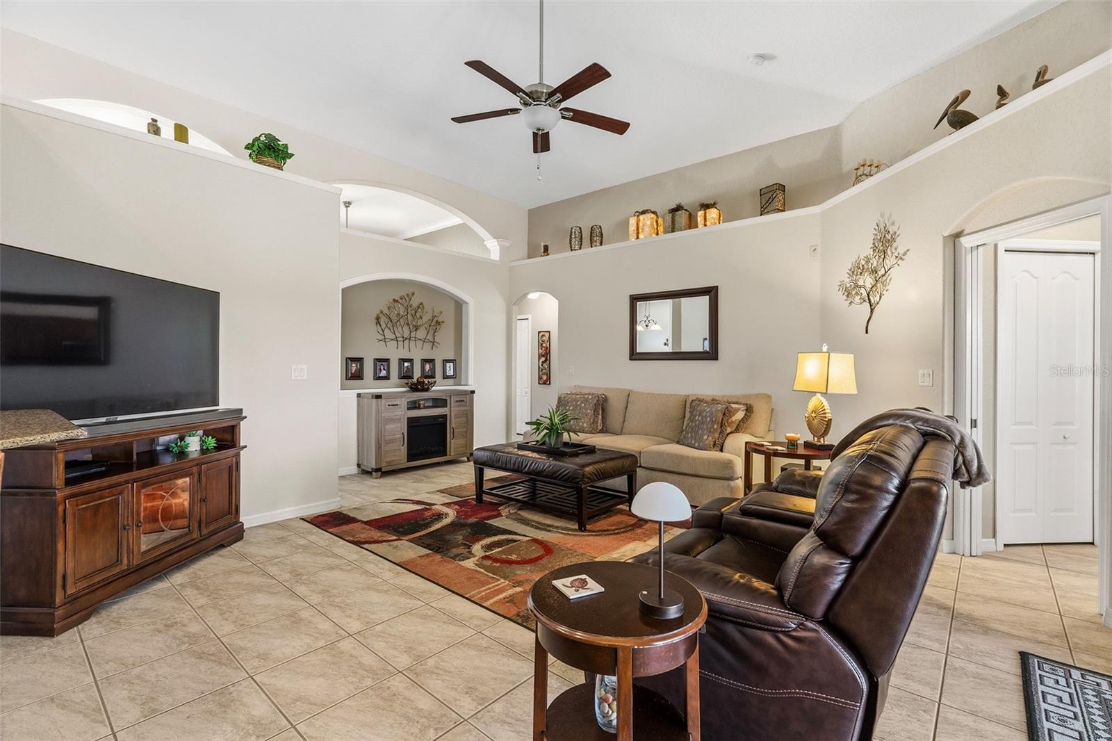 KEYSTONE POINTE PH 1 - Residential