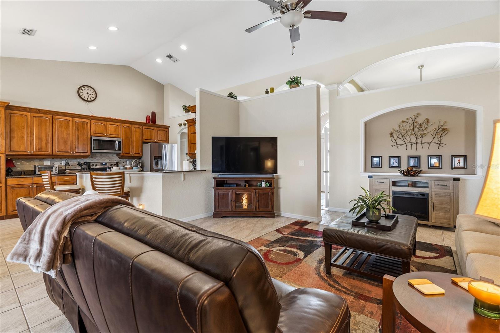 KEYSTONE POINTE PH 1 - Residential