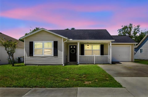 863 Wisteria Place, Tavares, FL 32778
