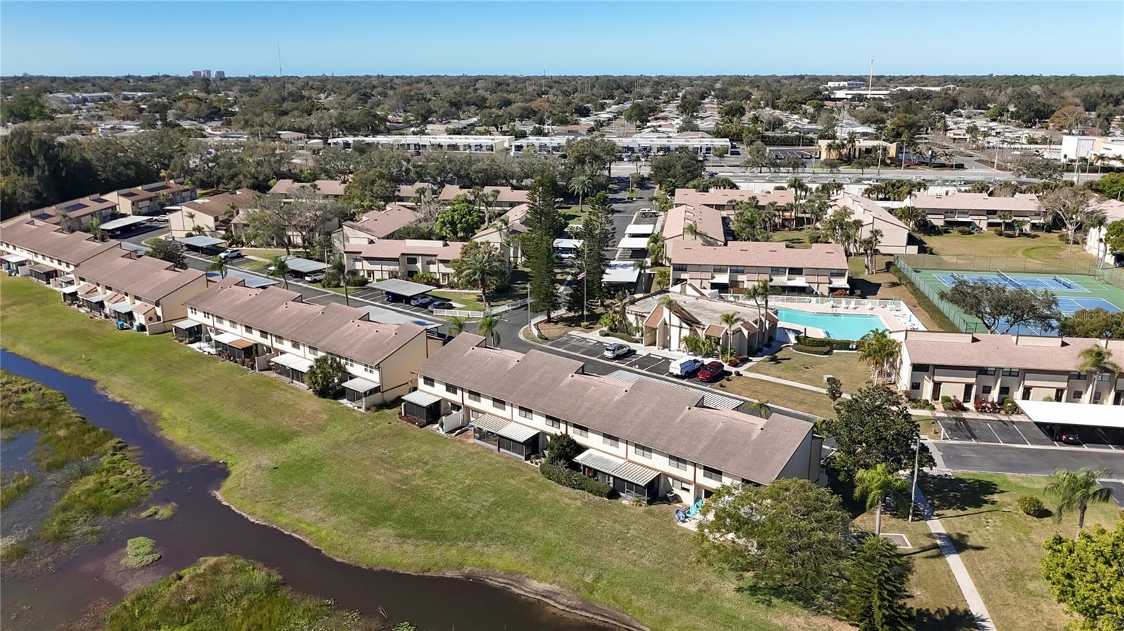 TOWNHOMES OF LAKE SEMINOLE - Residential