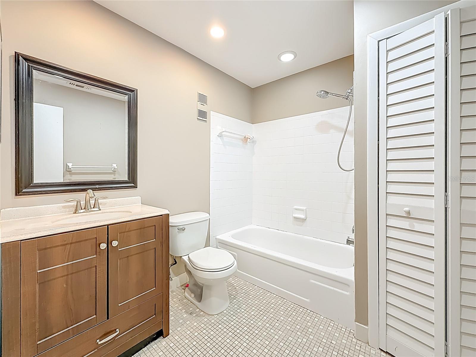 TOWNHOMES OF LAKE SEMINOLE - Residential