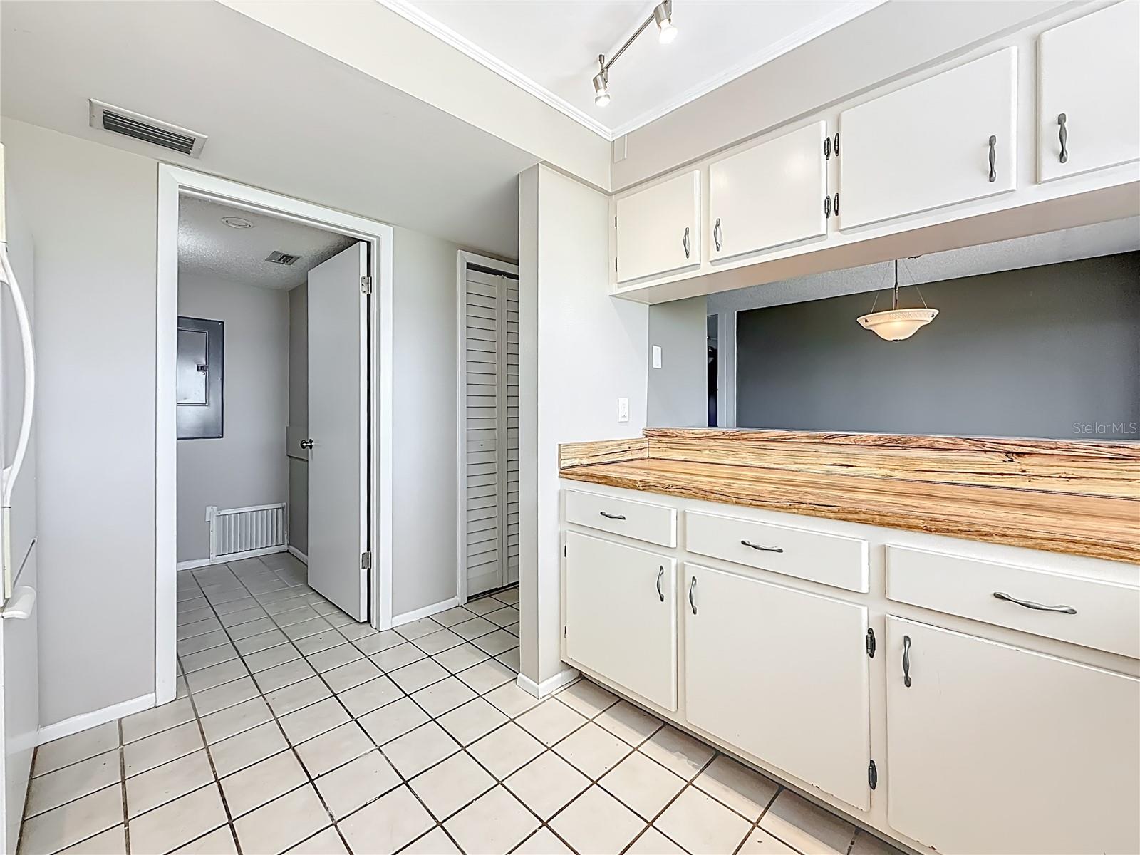 TOWNHOMES OF LAKE SEMINOLE - Residential