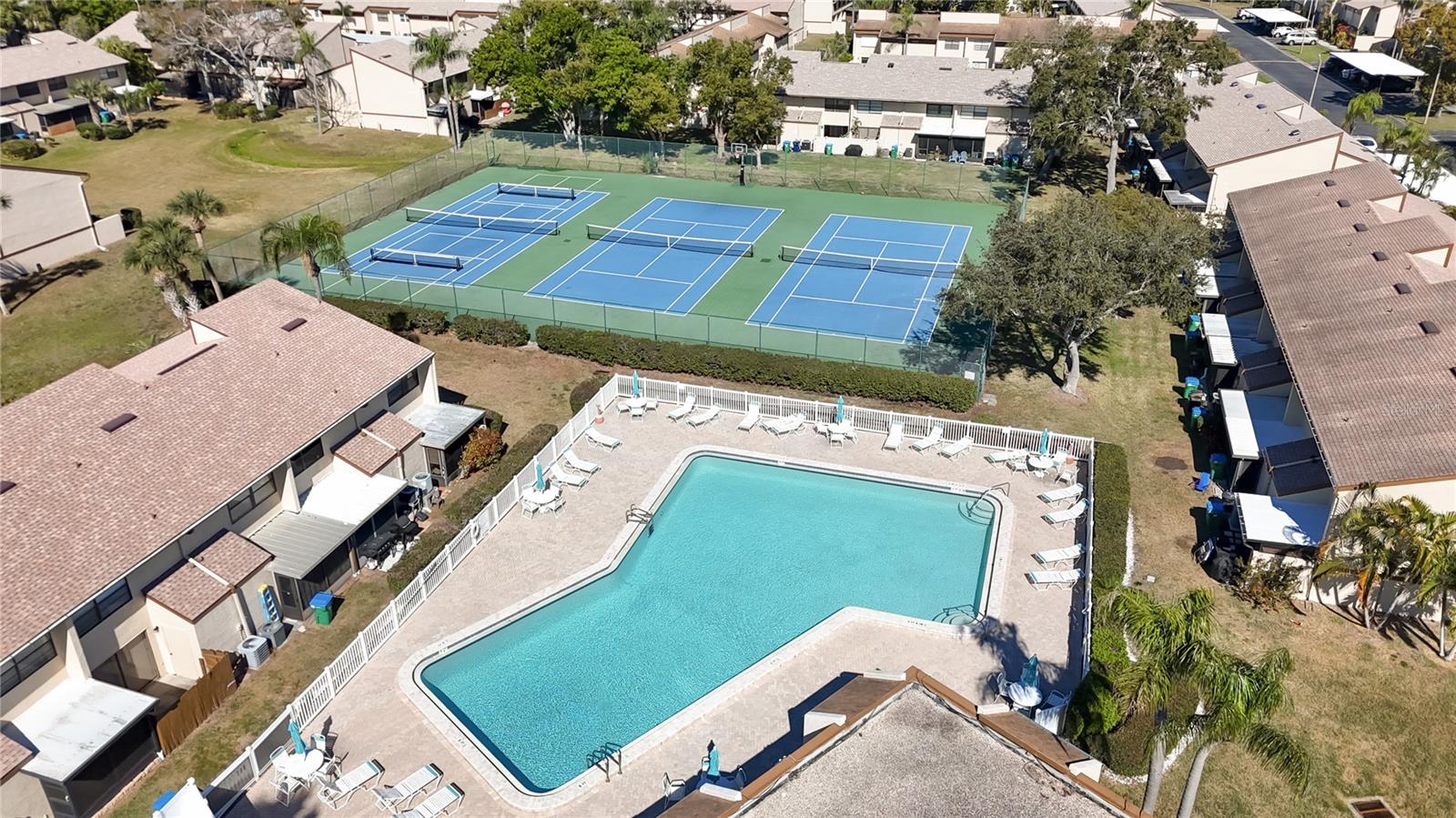 TOWNHOMES OF LAKE SEMINOLE - Residential