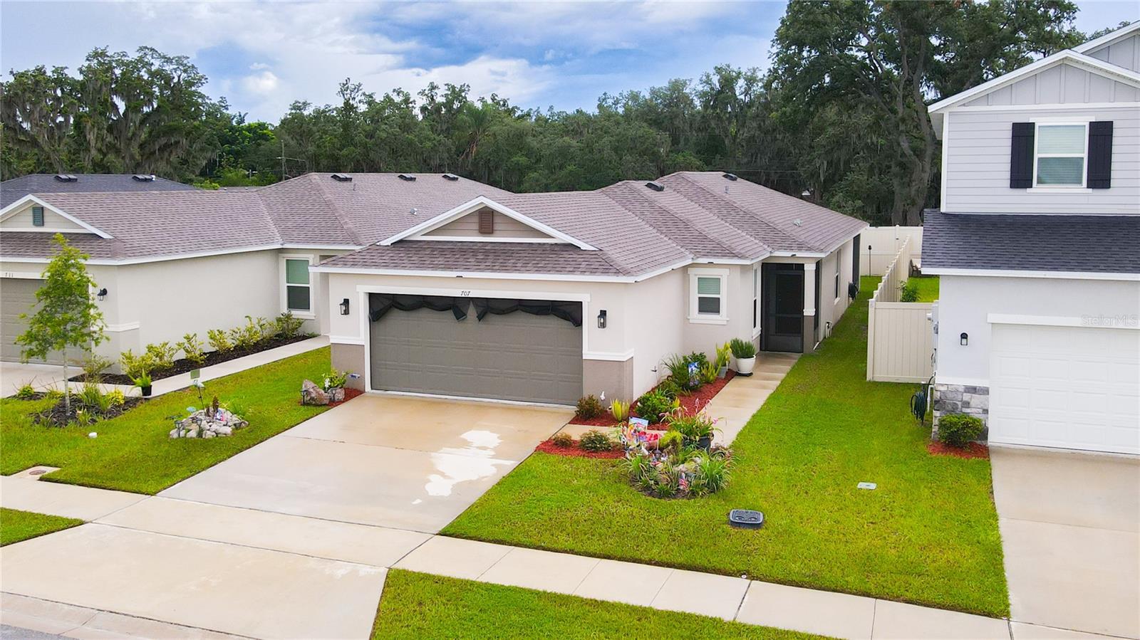 707 CHESTNUT LANE