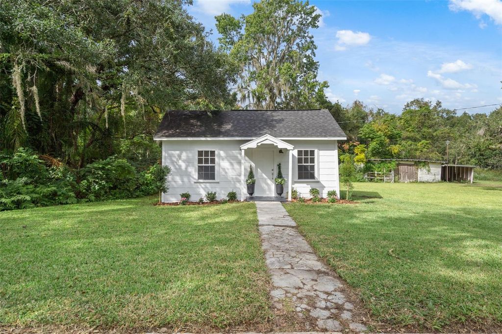 Photo of 515 Stafford Avenue, Brooksville, FL 34601 (MLS # W7880325)