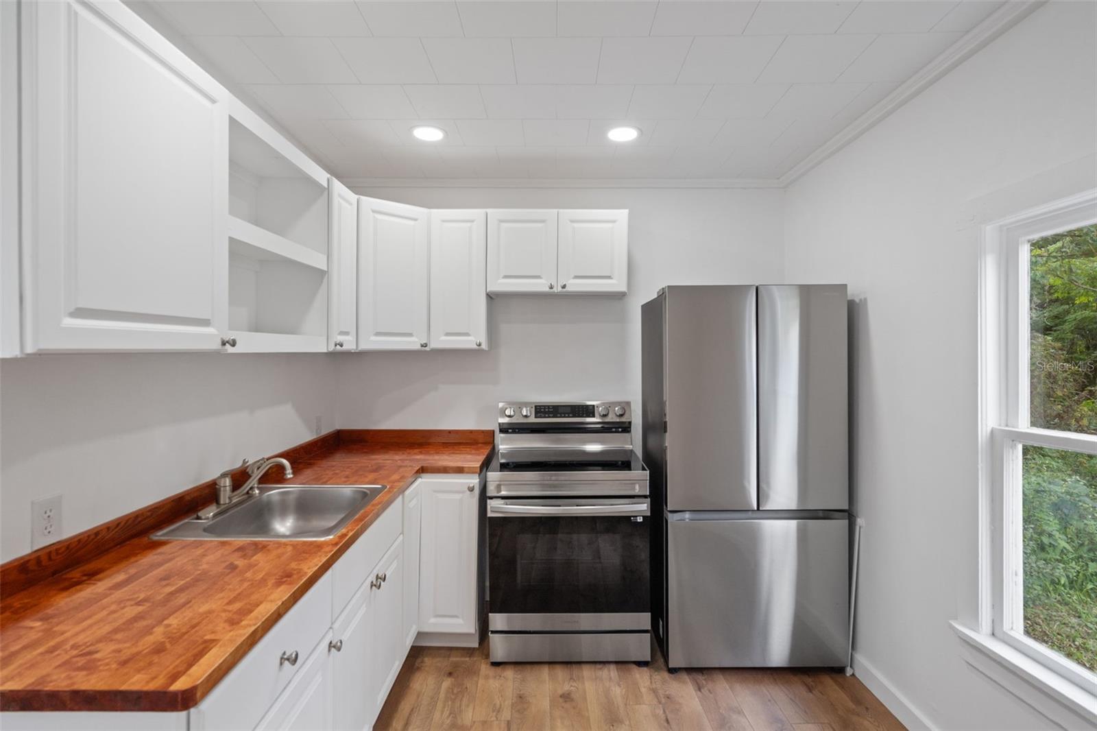 Casas a venda 3 - Jen Dantas 515 STAFFORD AVENUE