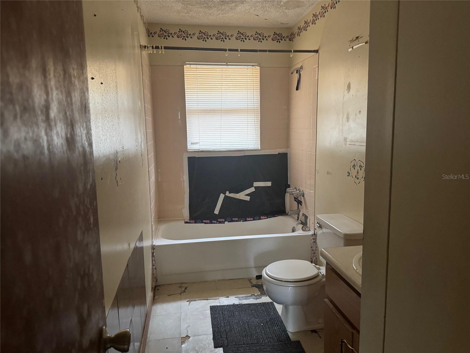 RAINBOW ACRES - Residential