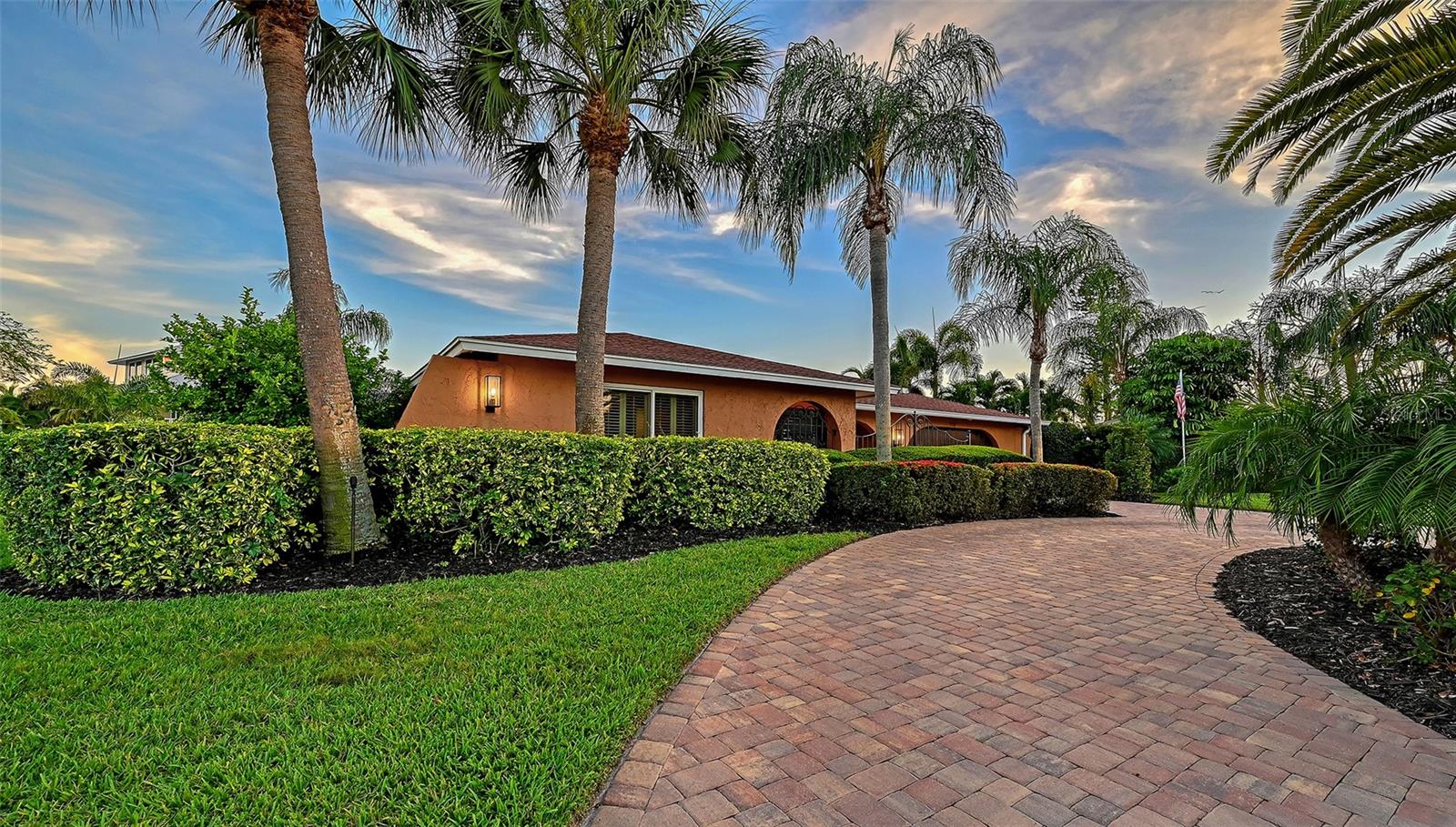 7137 WESTMORELAND DRIVE