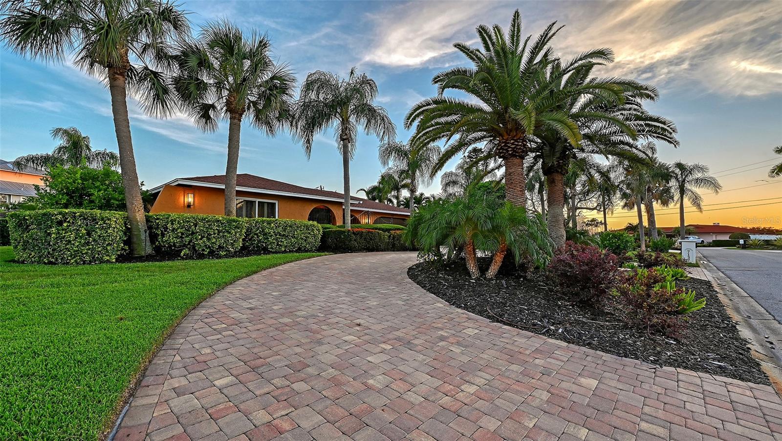7137 WESTMORELAND DRIVE