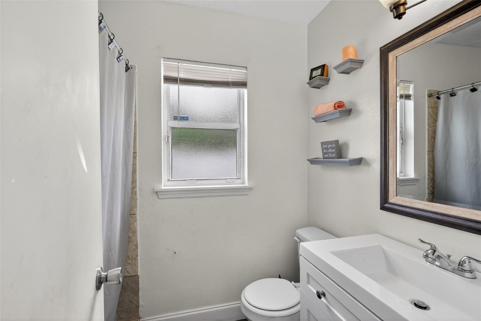 QUEENS COVE - Residential