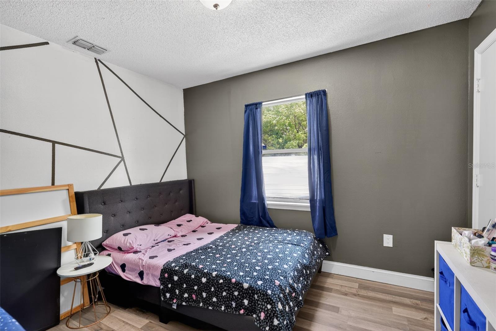 QUEENS COVE - Residential