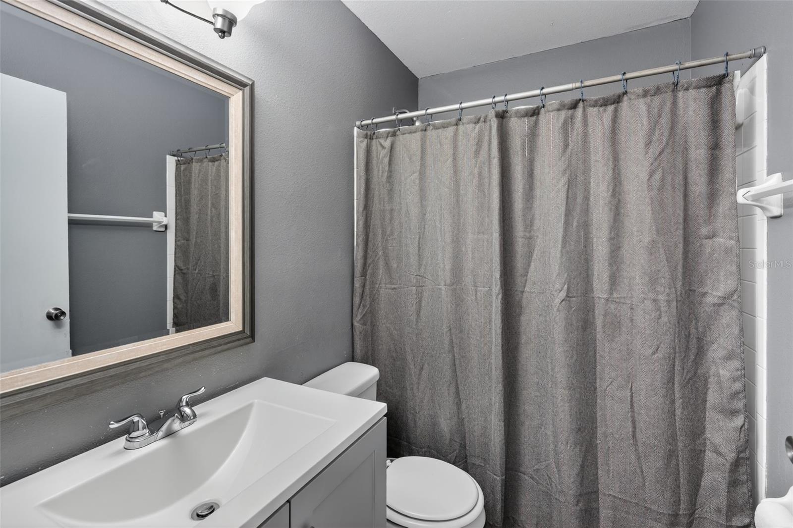 QUEENS COVE - Residential