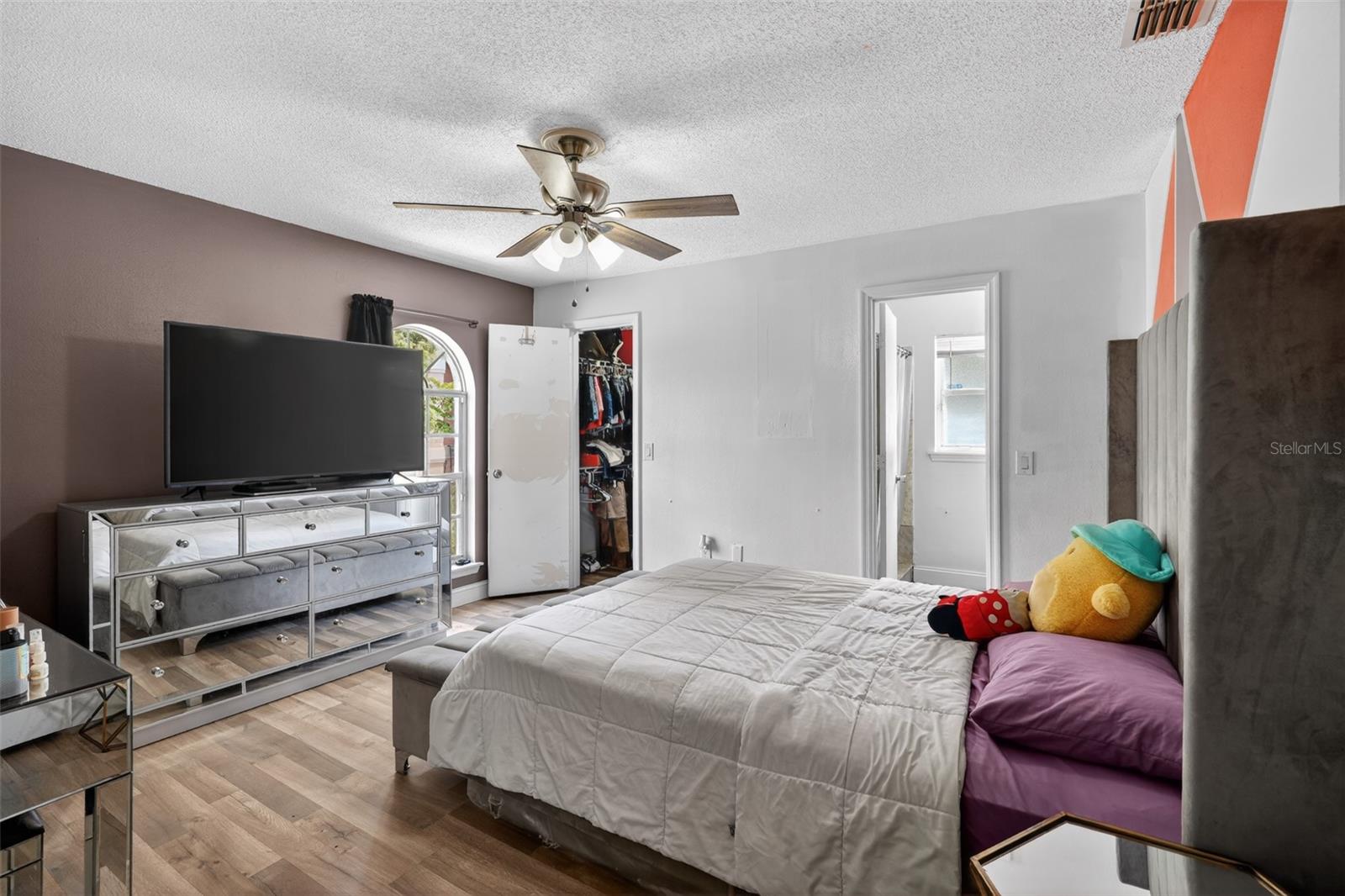 QUEENS COVE - Residential