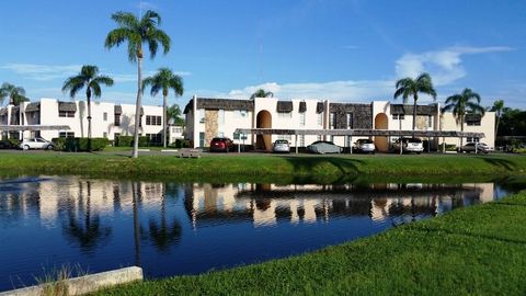 Photo of 221 Fernwood Circle #221, Seminole, FL 33777 (MLS # TB8399594)