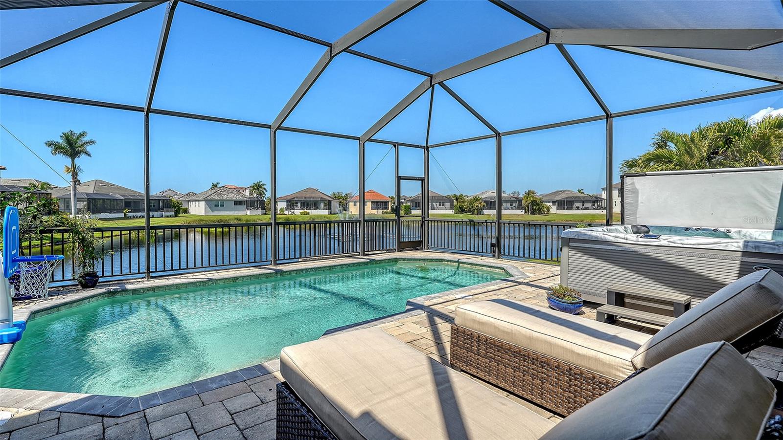 LEGENDS BAY - Residential