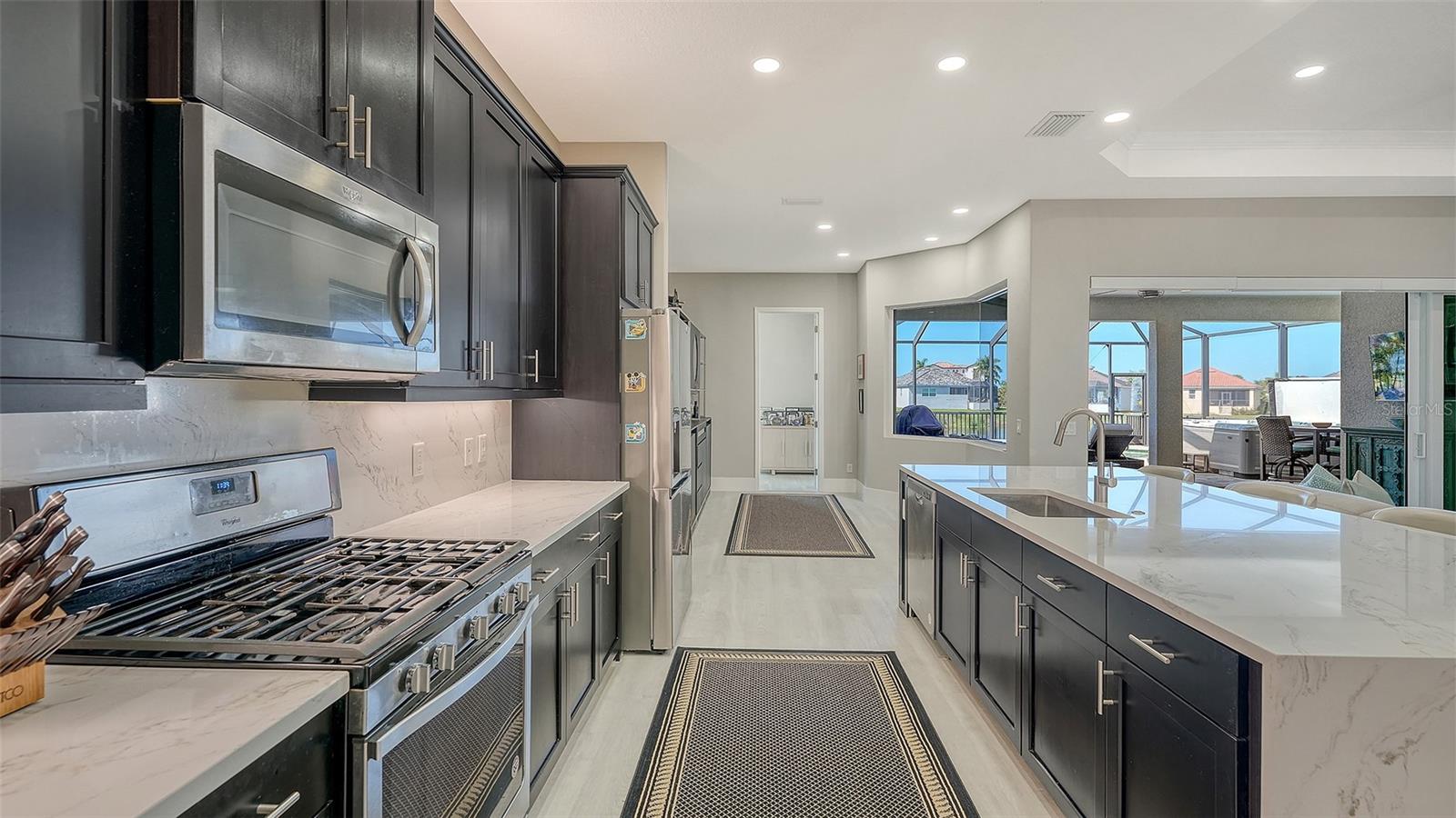 LEGENDS BAY - Residential