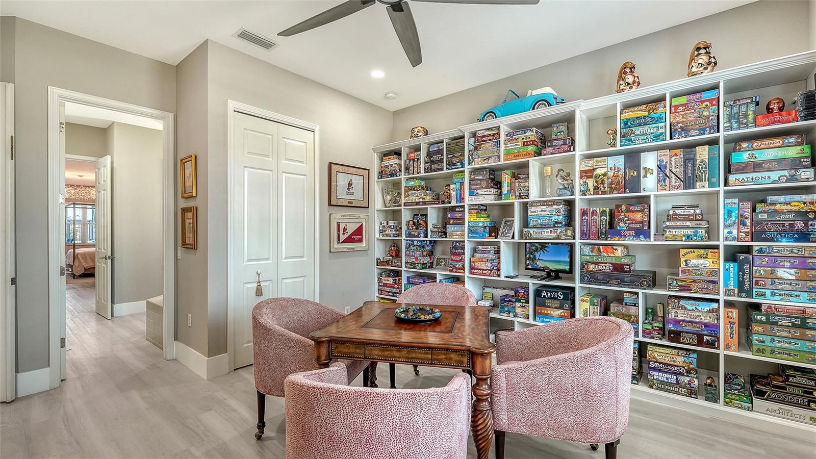 LEGENDS BAY - Residential