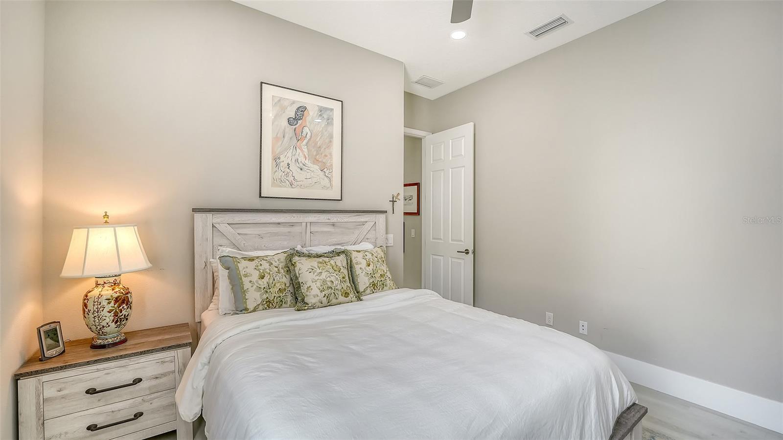 LEGENDS BAY - Residential