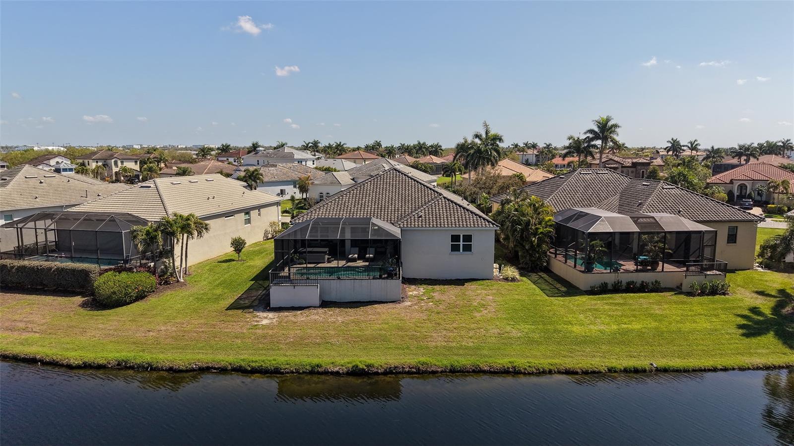 LEGENDS BAY - Residential