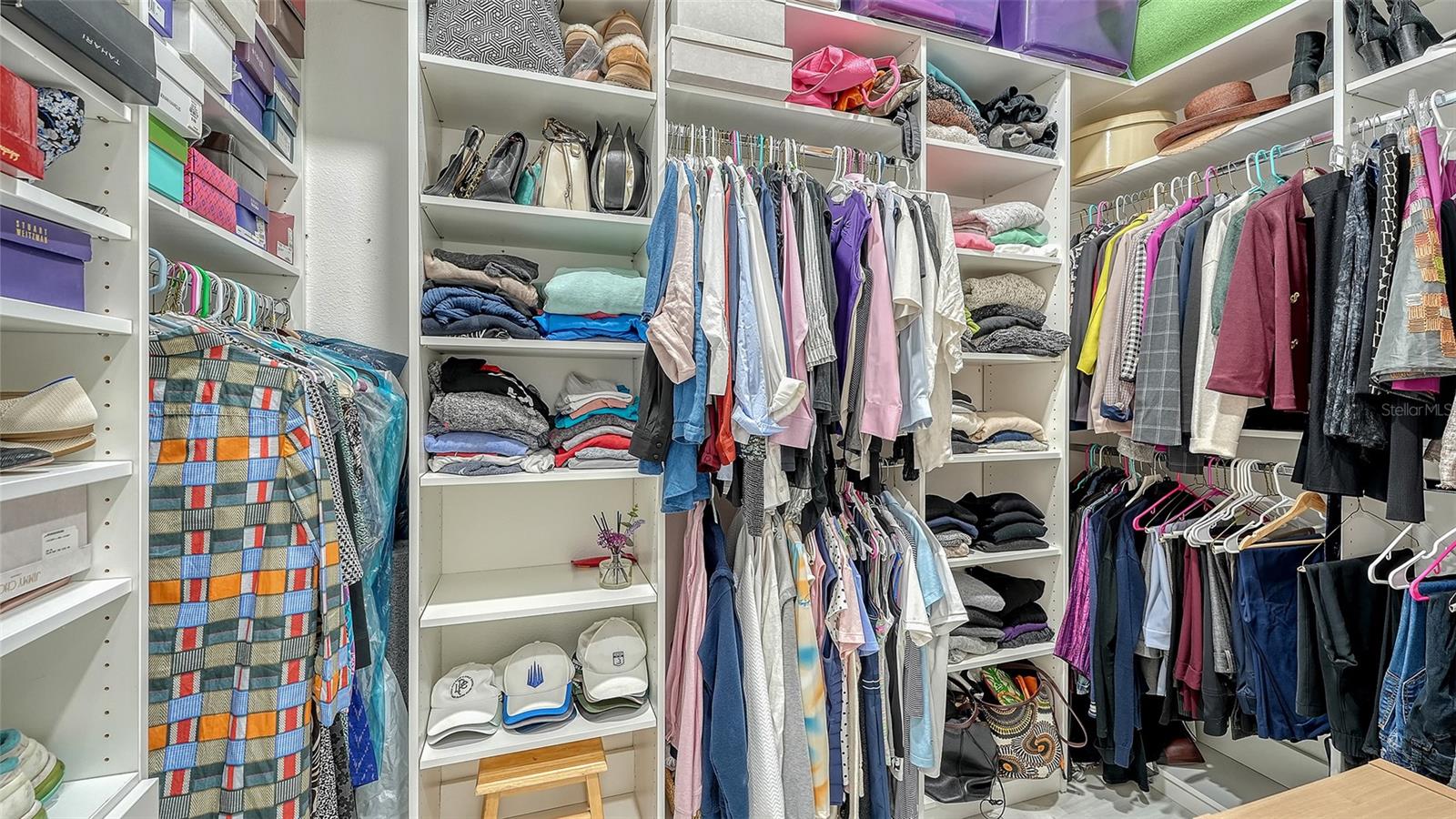 LEGENDS BAY - Residential