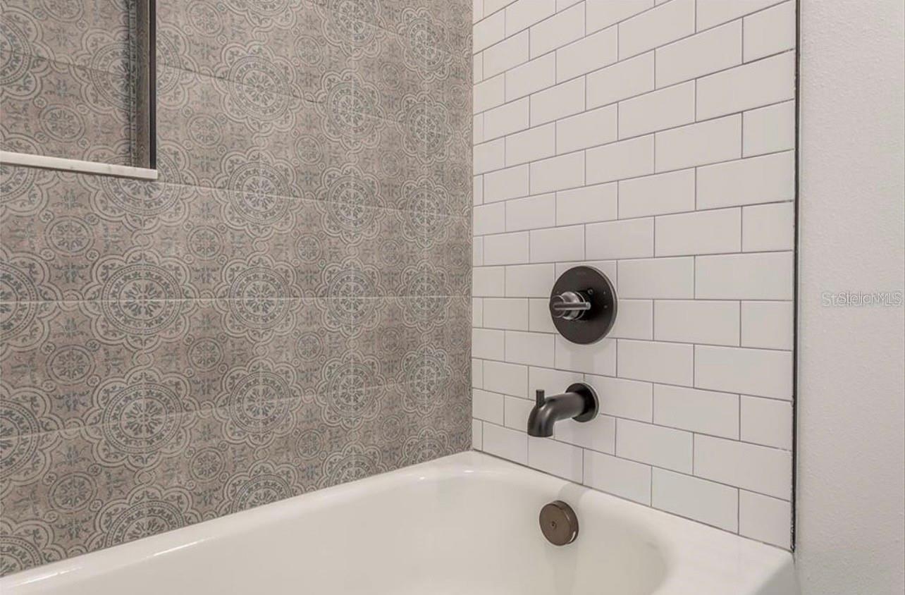 ARRAND HEIGHTS - Residential Lease