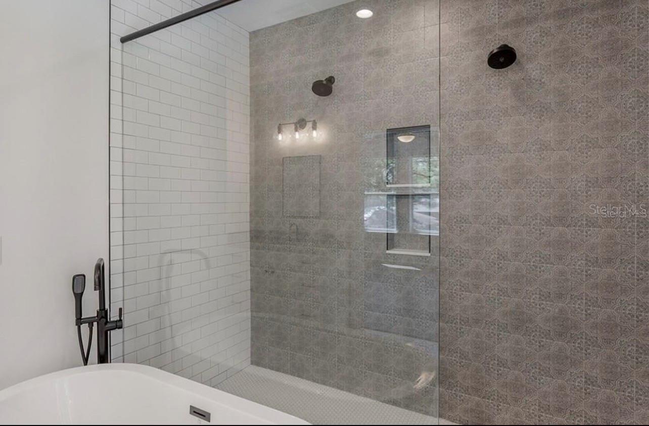 ARRAND HEIGHTS - Residential Lease