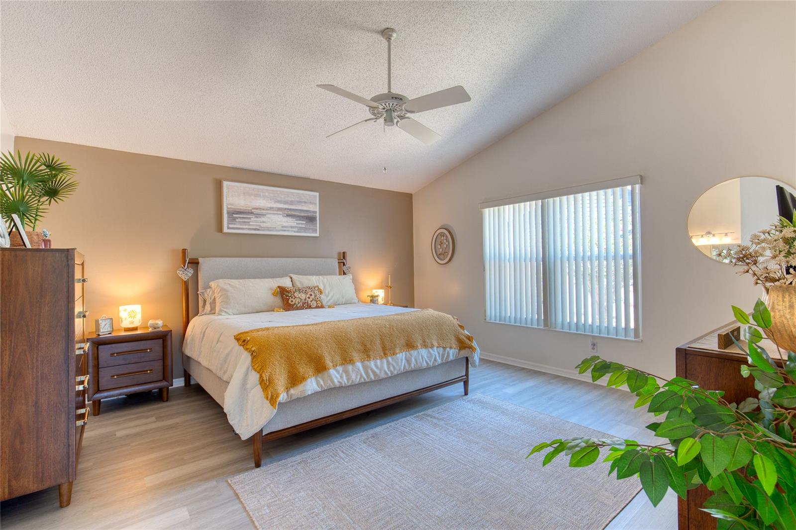 982 BREEZEMONT COURT