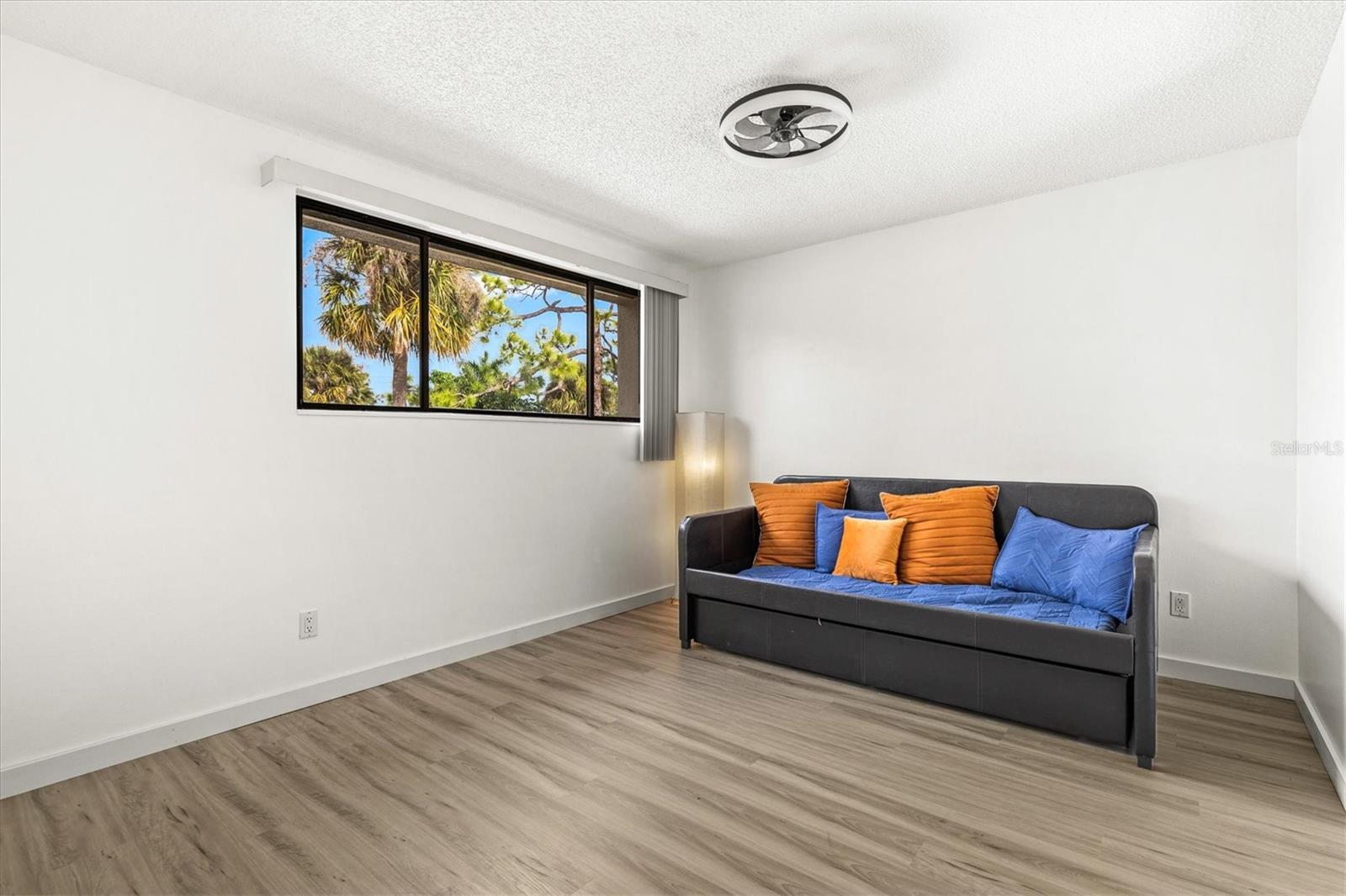 MEADOWLAKE II - Residential