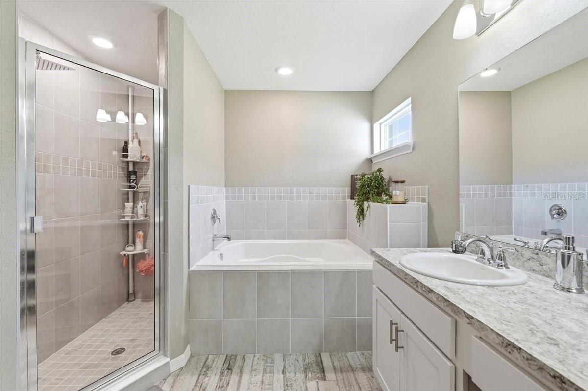 HUNTERS CROSSING PH 4 - Residential