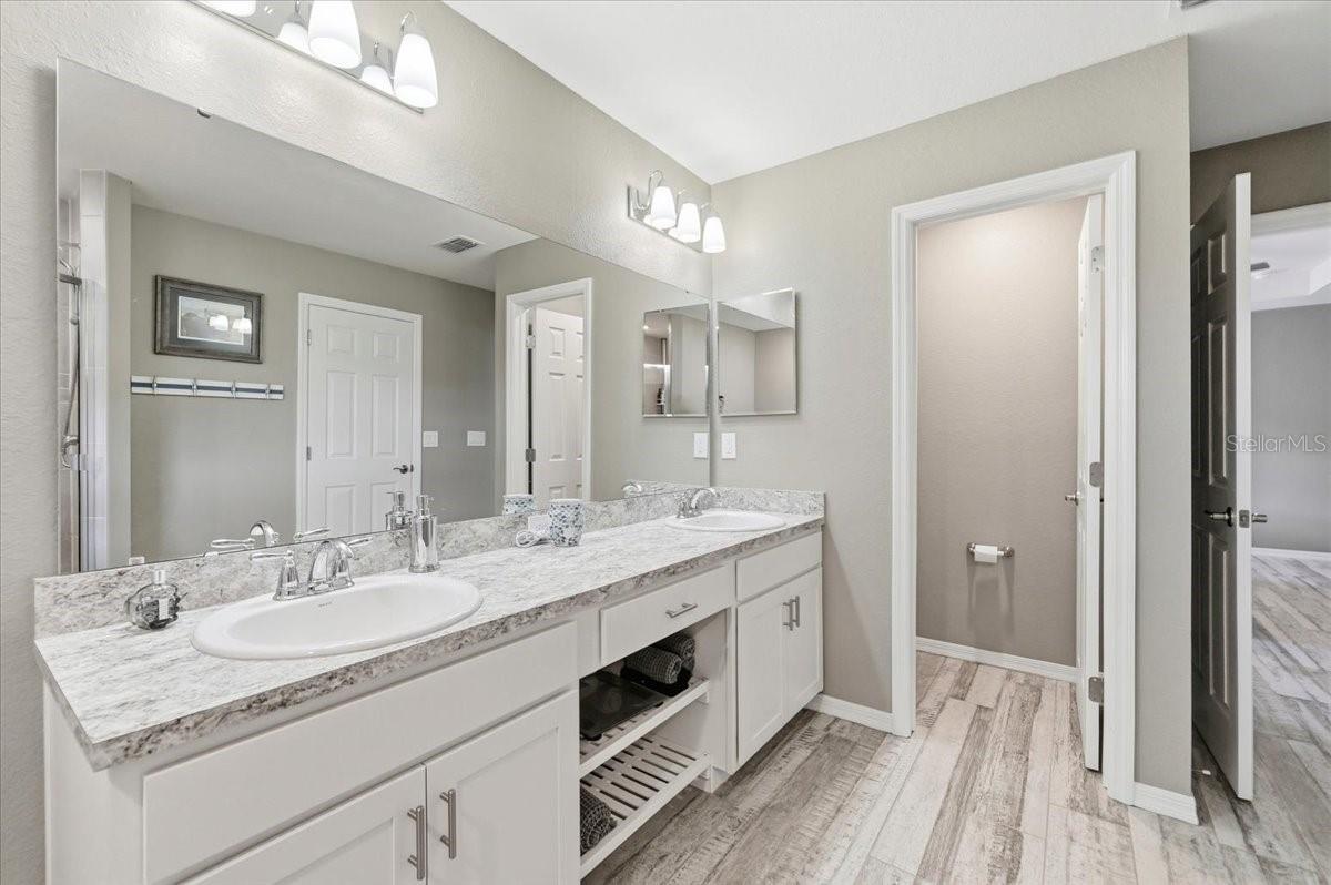 HUNTERS CROSSING PH 4 - Residential