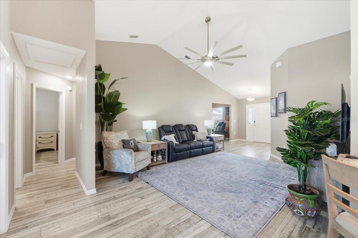 HUNTERS CROSSING PH 4 - Residential