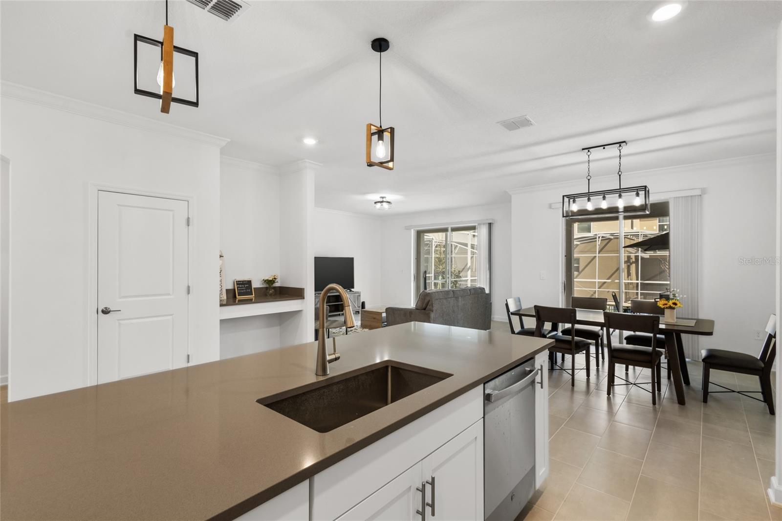 FOX NORTH - Residential Lease