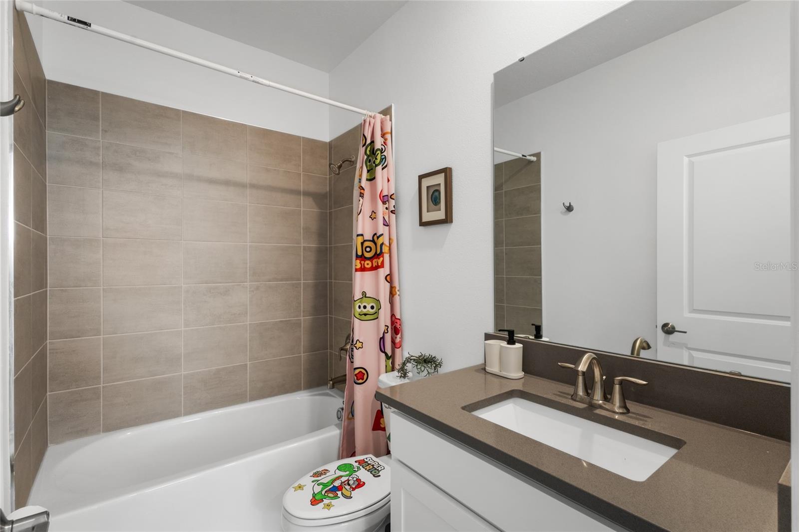 FOX NORTH - Residential Lease