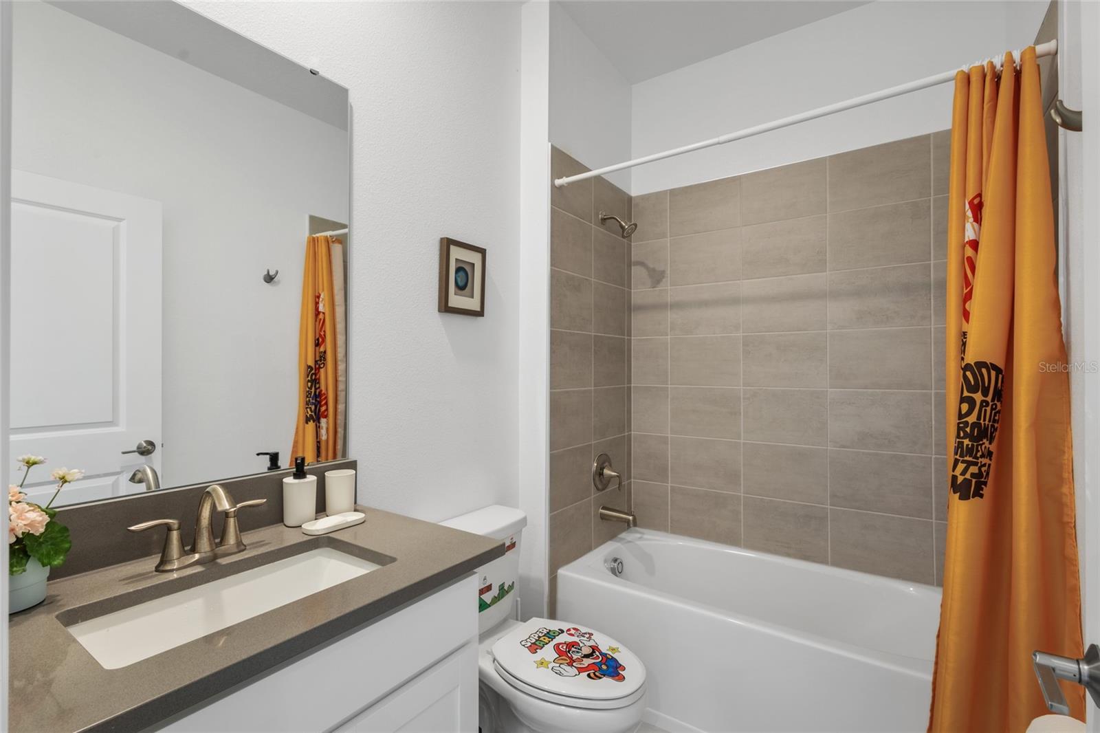 FOX NORTH - Residential Lease