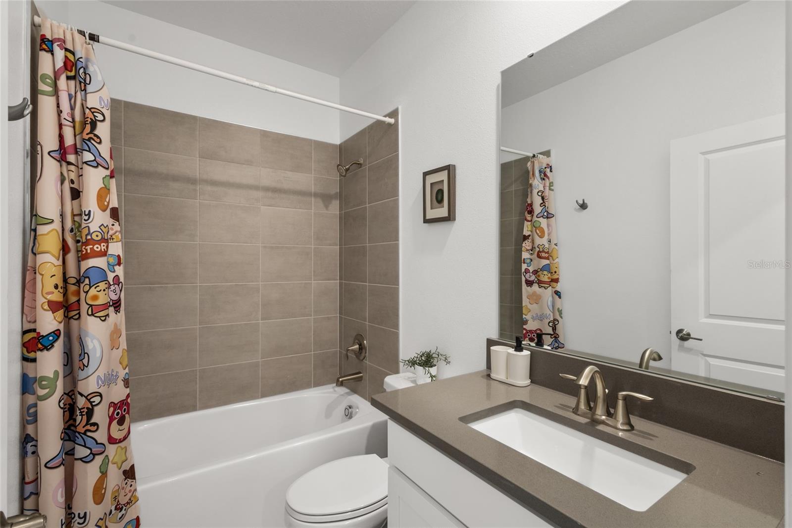 FOX NORTH - Residential Lease