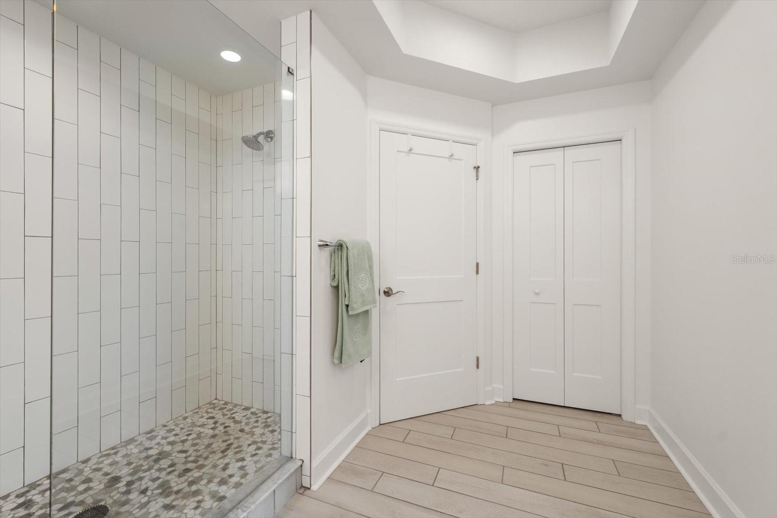 DOLPHIN HARBOUR CONDO - Residential