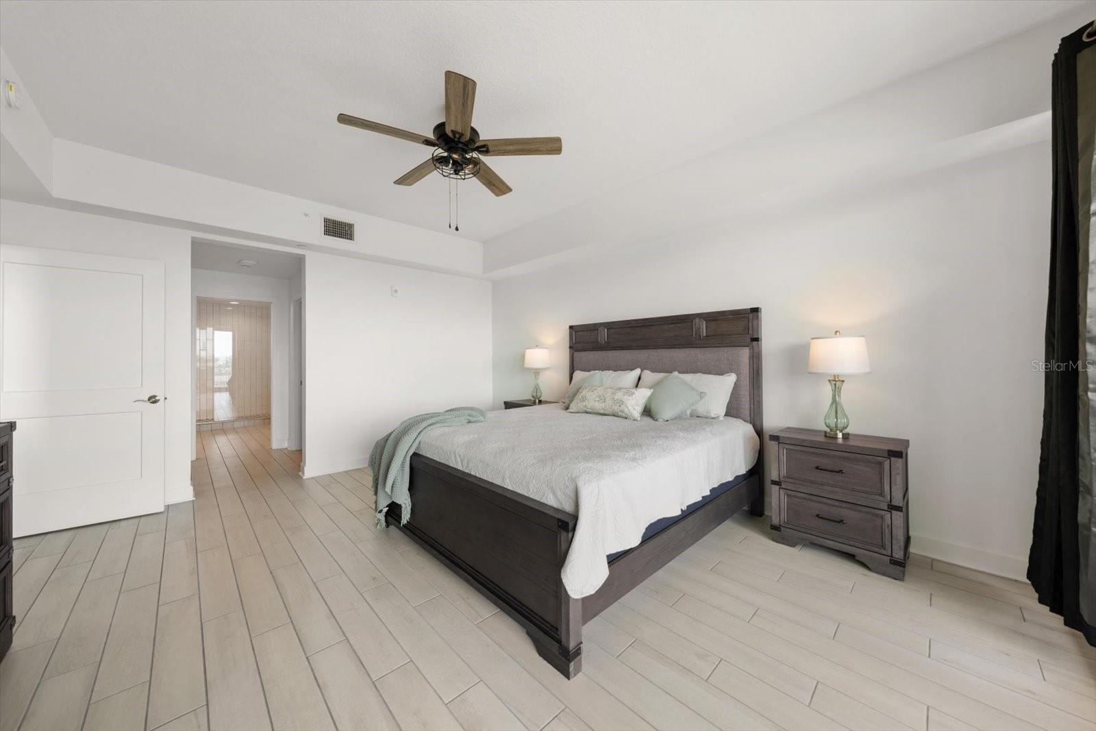 DOLPHIN HARBOUR CONDO - Residential