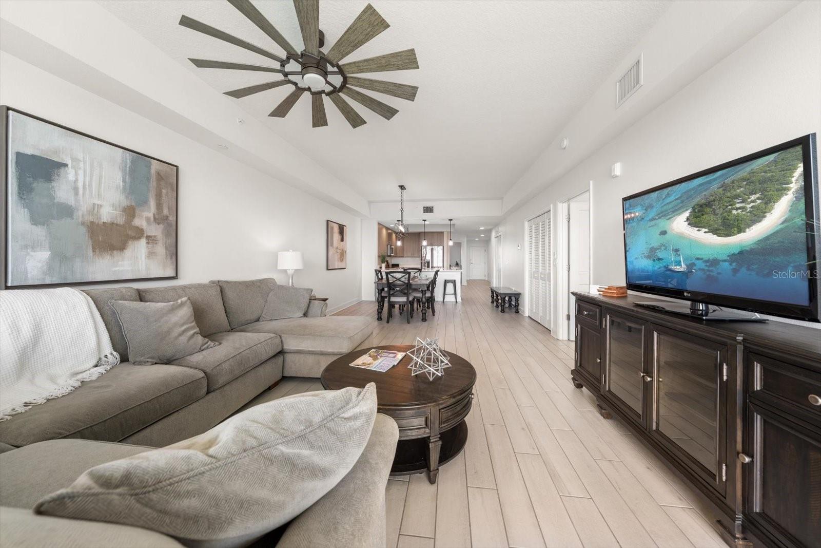 DOLPHIN HARBOUR CONDO - Residential