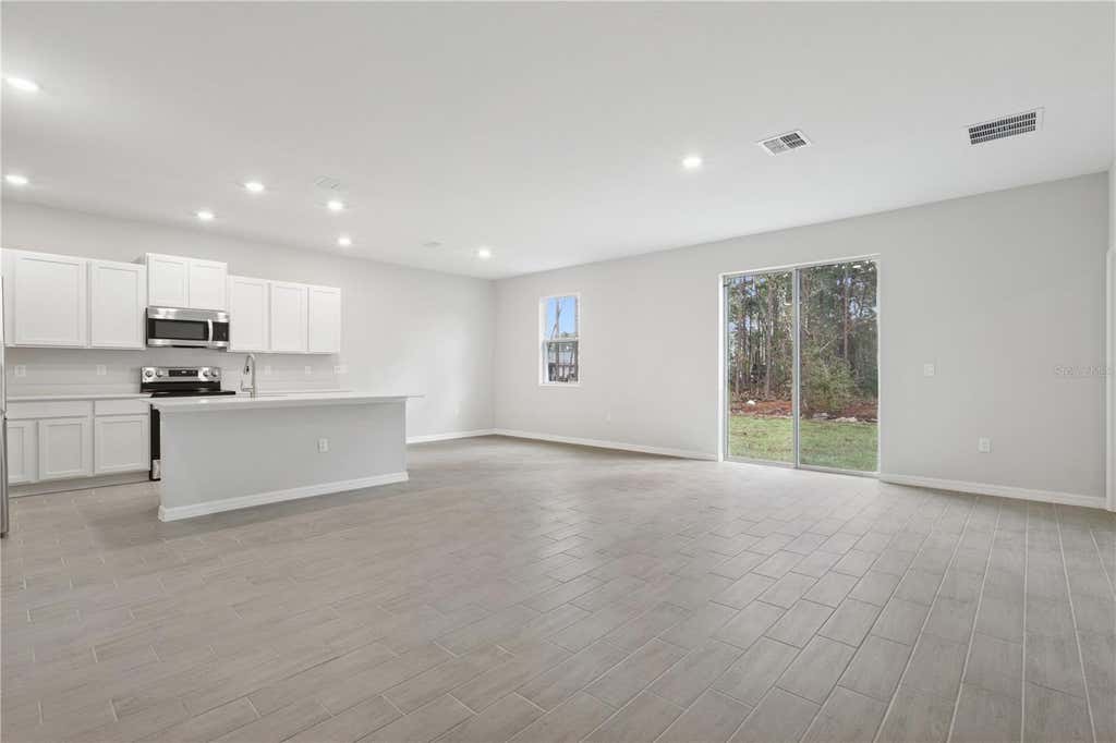 Photo of 17094 SW 20th Ct Road, Ocala, FL 34473 (MLS # OM730282)