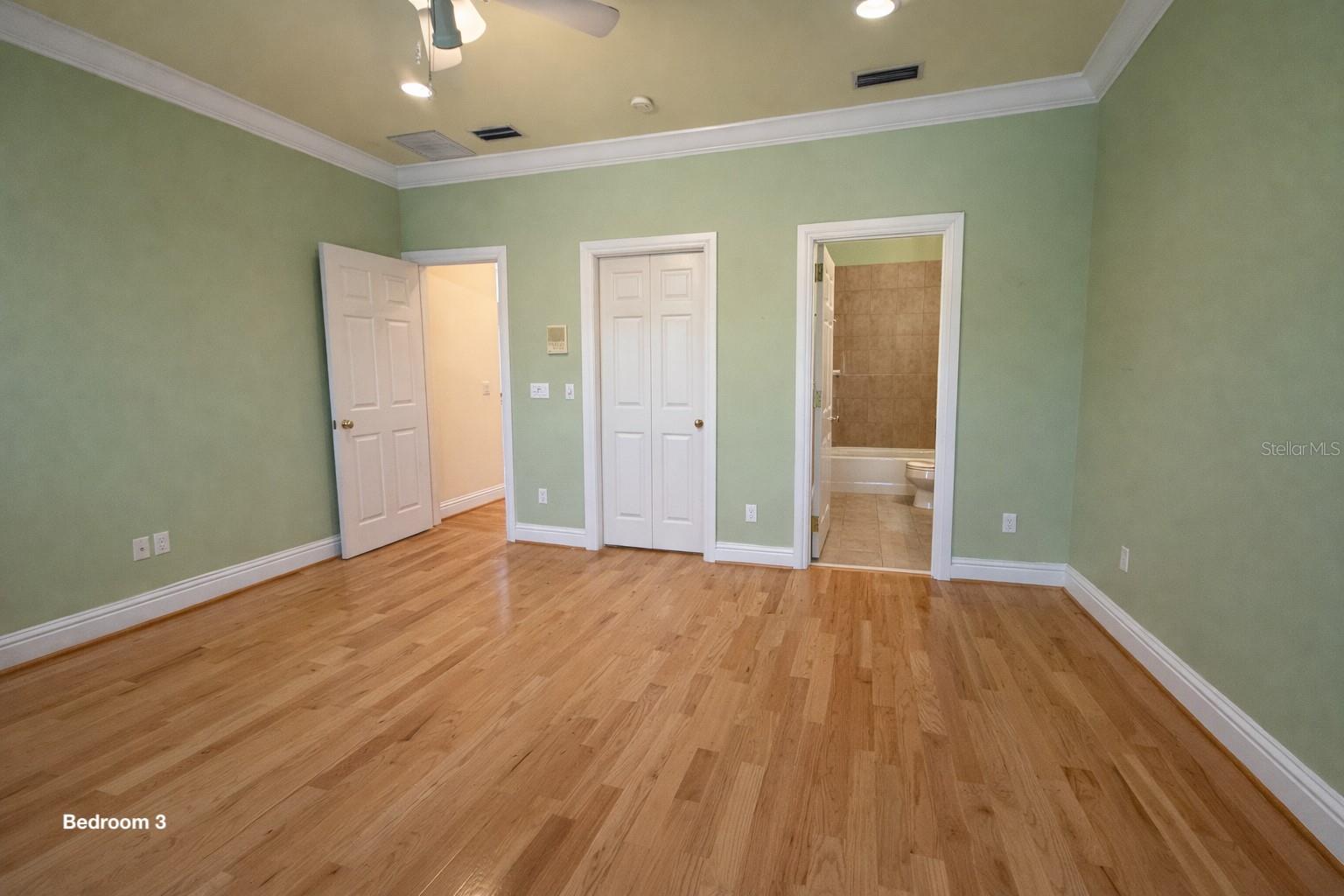 DAVIS ISLANDS PB10 PG52 TO 57 - Residential