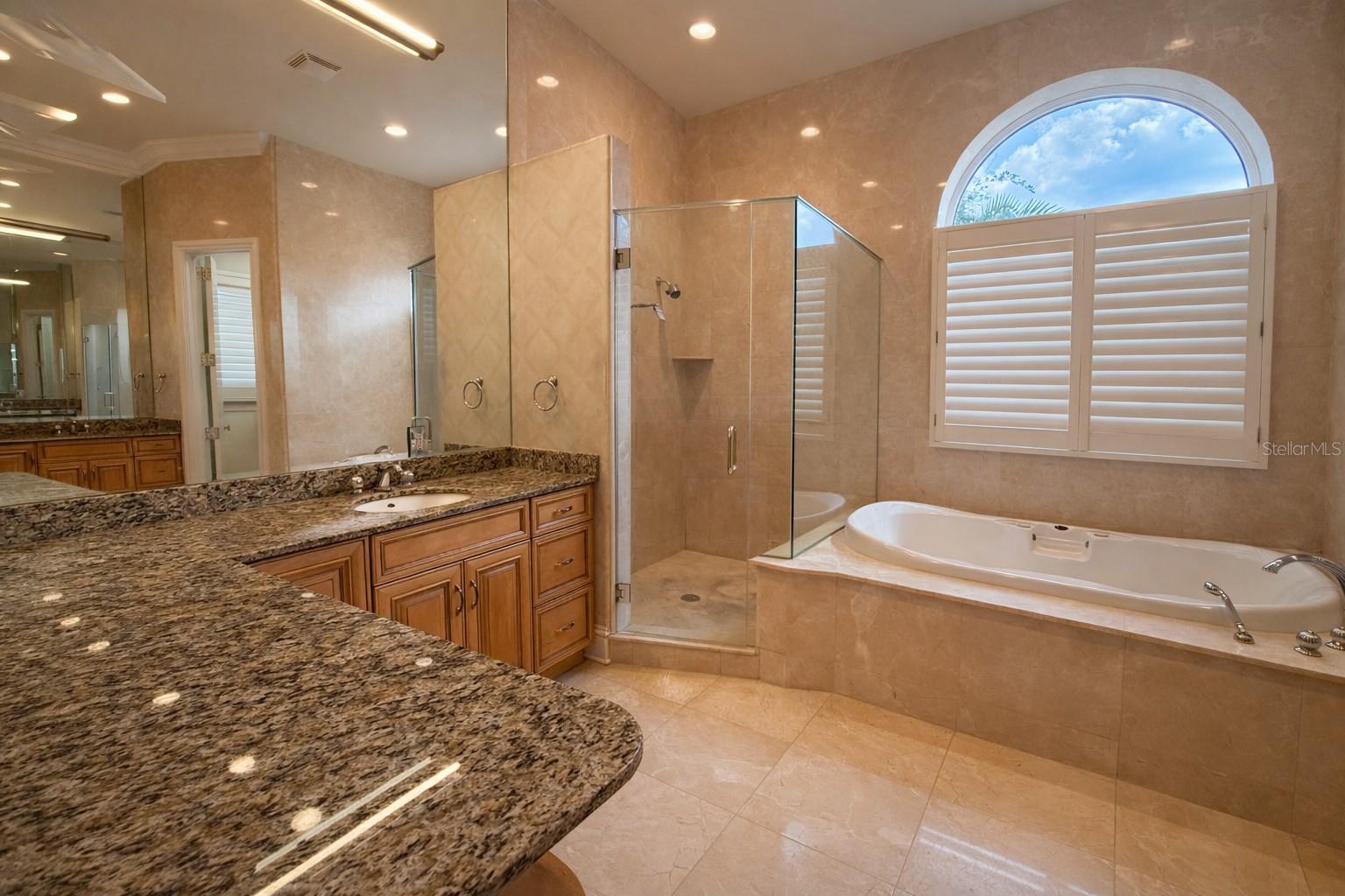 DAVIS ISLANDS PB10 PG52 TO 57 - Residential