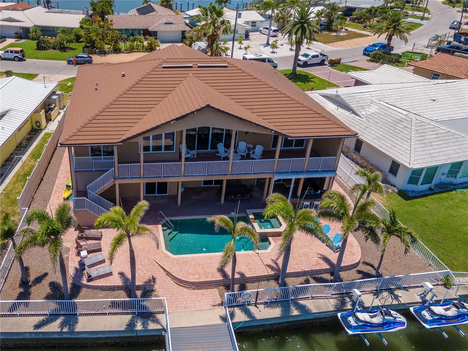 514 HARBOR DRIVE N