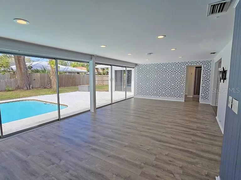 SYLVAN SHORES - Residential