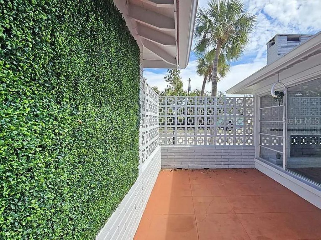 Photo of 2019 Chippawa Place, Sarasota, FL 34234 (MLS # A4677722)